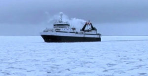南極クリル加工船